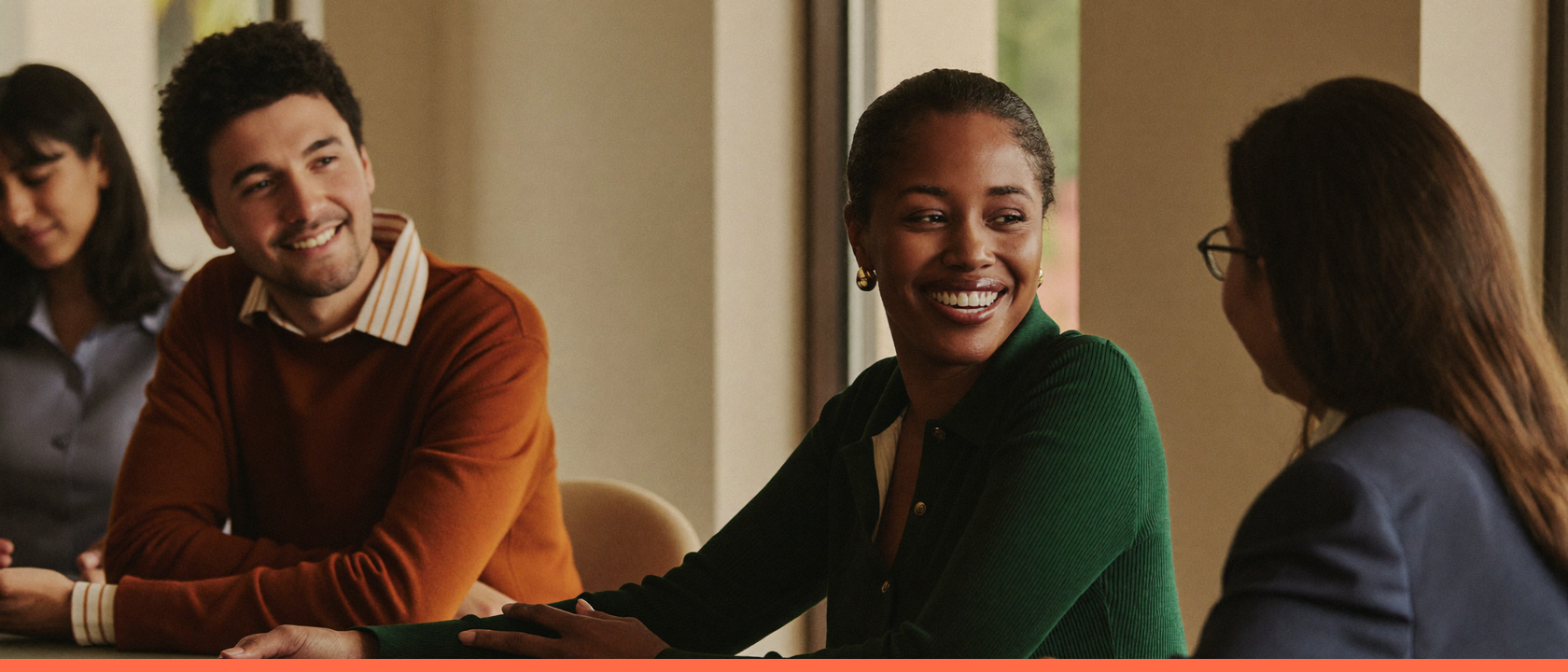 Fit cultural: pessoas em ambiente de trabalho, capa do artigo do Promova RH