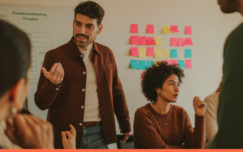 RH ágil: pessoas em ambiente de trabalho, capa do artigo do Promova RH