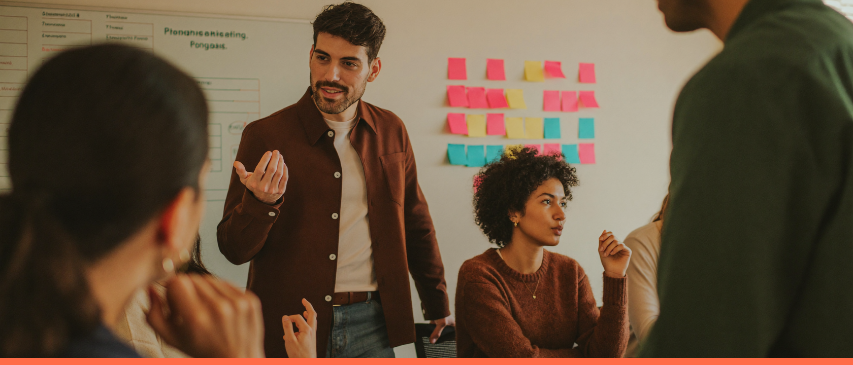 RH ágil: pessoas em ambiente de trabalho, capa do artigo do Promova RH
