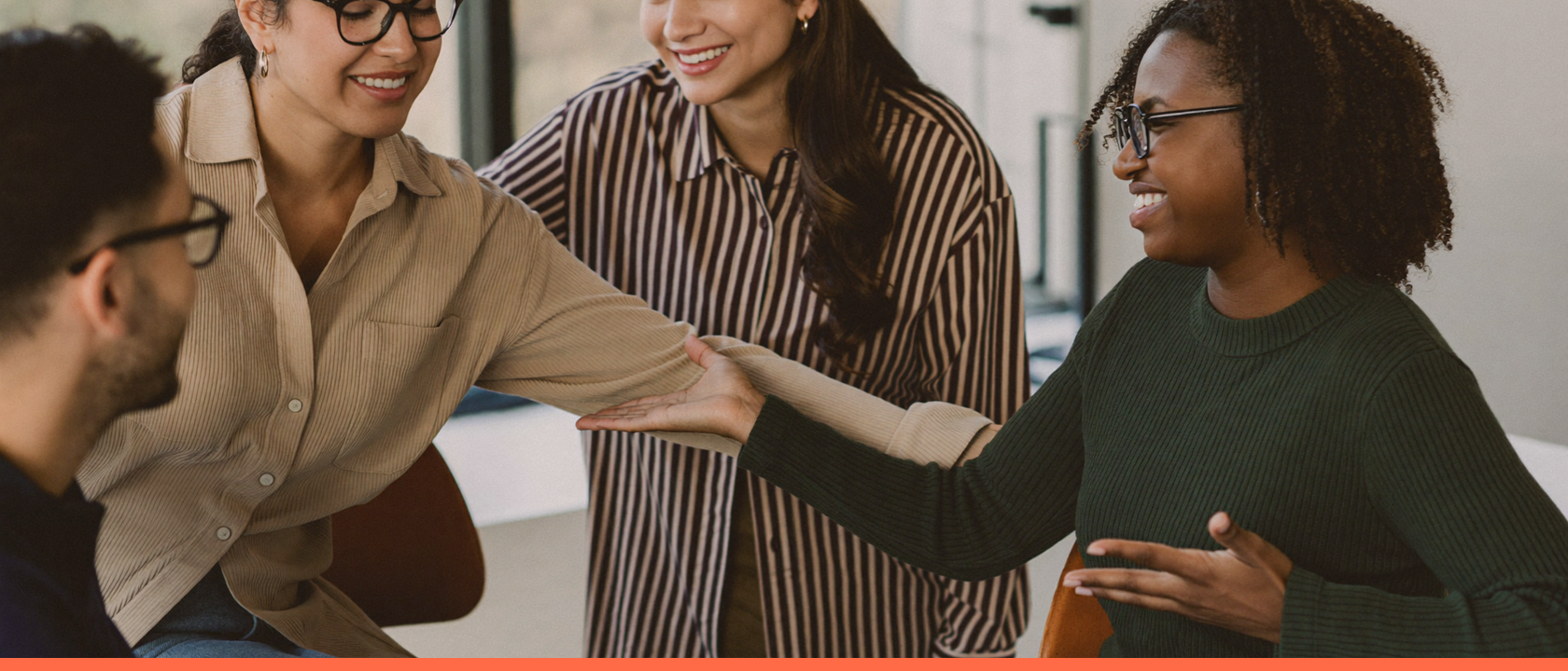Segurança psicológica: pessoas em ambiente de trabalho, capa do artigo do Promova RH